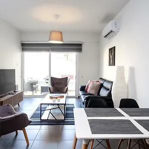 Book Me Now Central Flat Ларнака